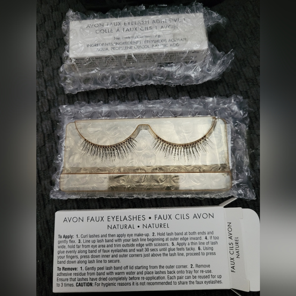 🖤 Faux eyelashes